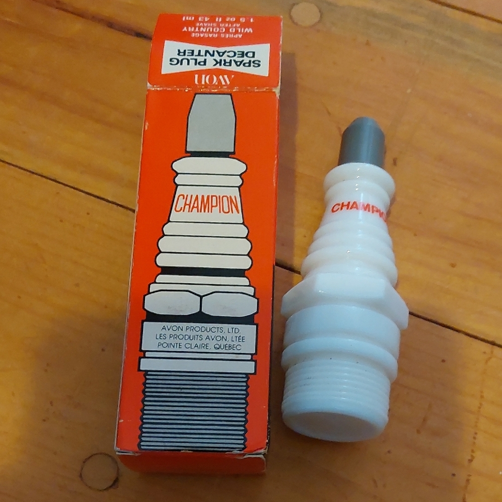 💜5/$25💜 Vintage AVON Champion Spark Plug After Shave Wild Country Full In Box